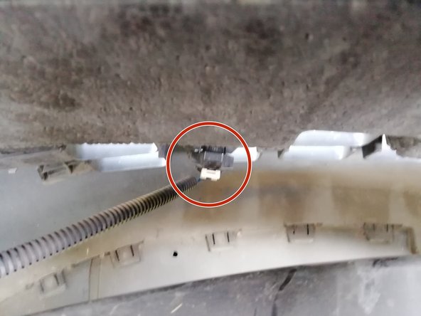
Unclip the temperature probe cable (marked in the red circle)
