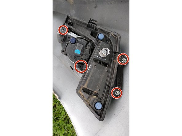 
Replace the LED daytime running light and tighten the screws.

