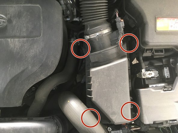 Viser les 4 vis de T25