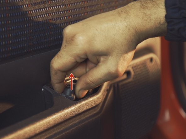 
Pull the window lifter control
