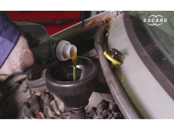 
Pour about 3 liters of oil
