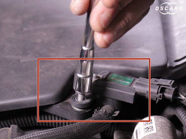 Revisser la vis retenant le capteur de pression