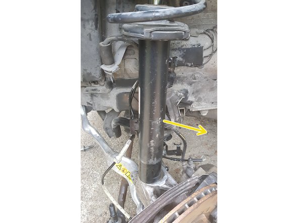 Sortez la jambe de force en tirant dessus.