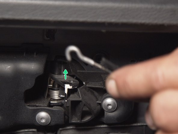 Décrocher le crochet du câble