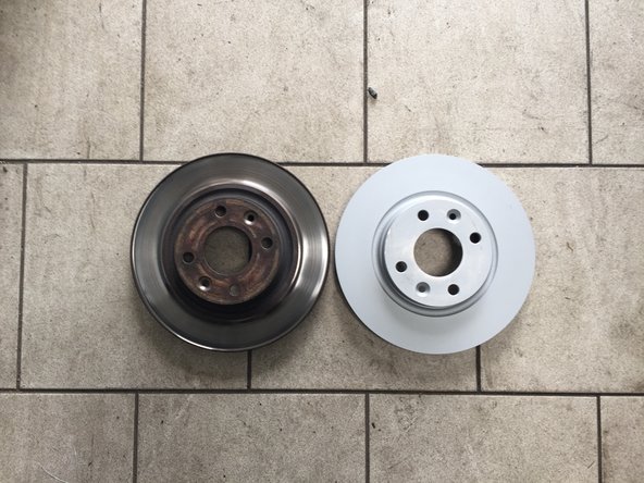 Vérifier que les nouveaux disques et nouvelles plaquettes correspondent