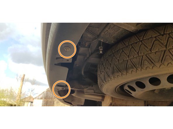 Retrait des vis torx20 du pare choc.