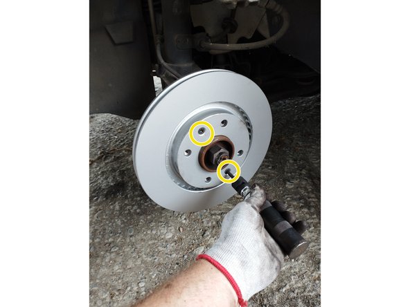 serrer les 2 vis de maintien, clé torx T30, couple de 10N.m