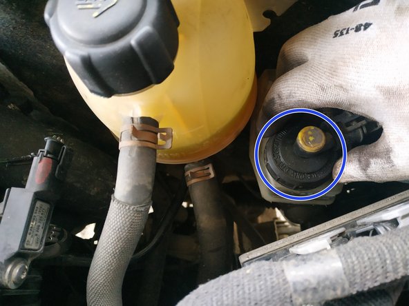 contrôler le niveau de liquide de frein