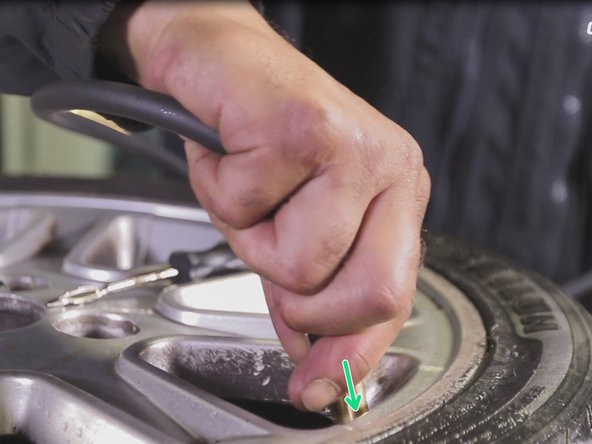 Puis débrancher les pour brancher le compresseur d'air