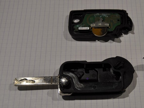 Séparer ainsi les 2 demies coques