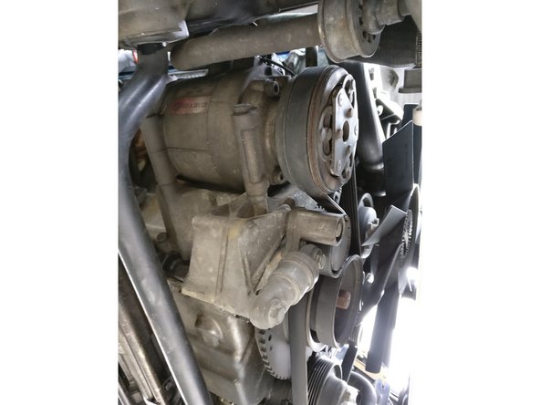 Vérifiez que la courroie est bien positionnée avant de démarrer