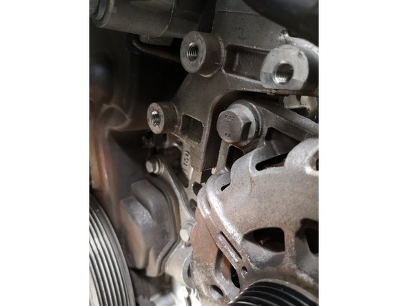 Une fois les galets retirer, vous avez une visibilité des 5 emplacements de vis