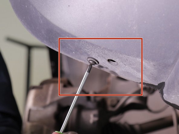 Replacer et le pare boue et revisser toutes les vis