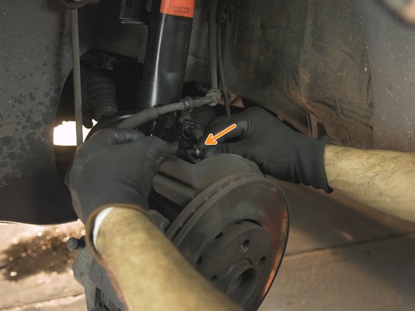 Refixer les flexibles de freins