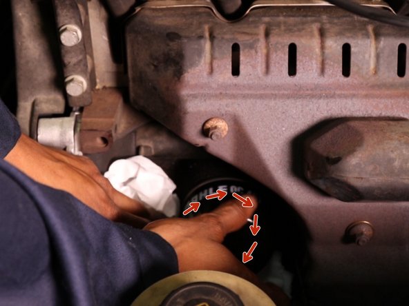 Resserrer le filtre à huile