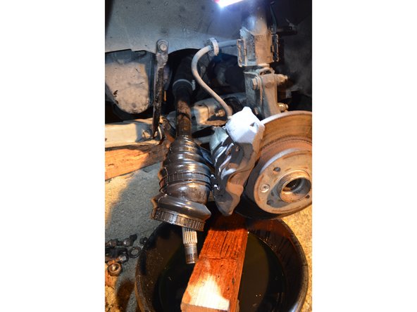 Avec le cutter coupez la partie qui dépasse.