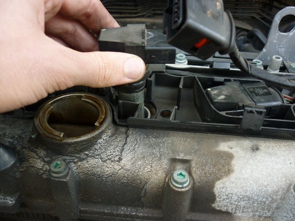 Rebranchez toutes les bobines et remontez-les.