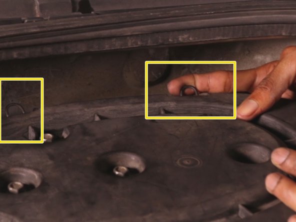 Reclipsser toutes les attaches autour de la boite à air