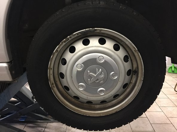 Remonter les roues en respectant les couples de serrage