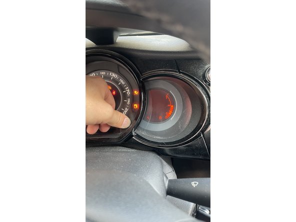 Je remets à jour l'indicateur maintenance et le carnet d'entretient du véhicule si applicable.