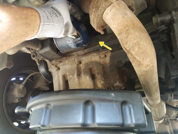 finir de dévisser à la main