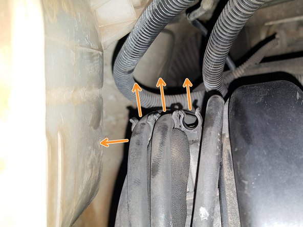 Il est préférable de procéder câble par câble plutôt que d'enlever tout en même temps.