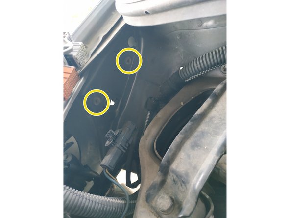 qu'il faut mettre dans leur logement dans la carrosserie