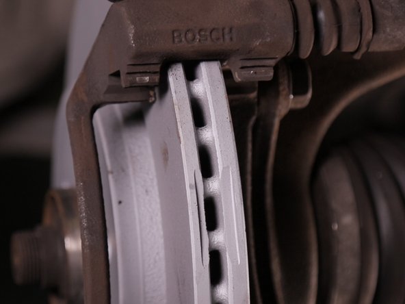 Une fois toutes les accroches retirés placez les nouvelles