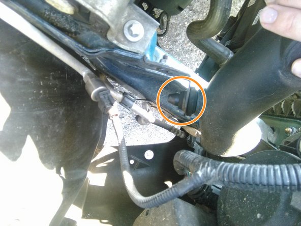 Refixer les deux écrous de fixation de la boite