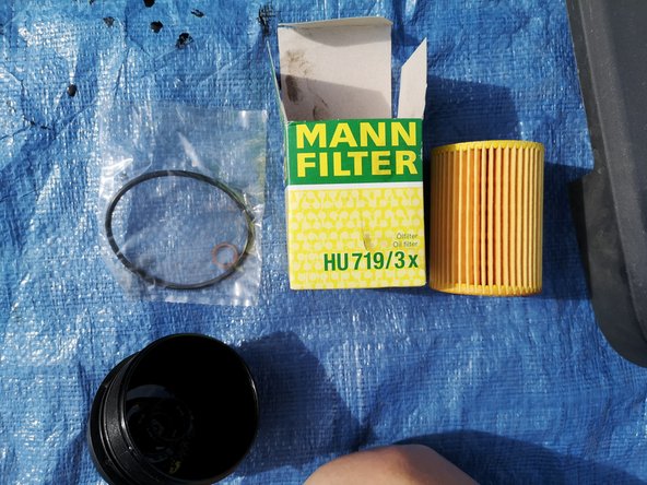 Huilez un peu le joint avec l'huile de vidange usagée.