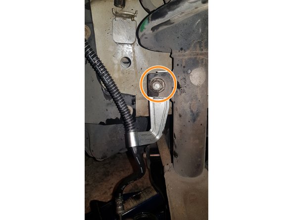 Puis serrez l'écrou.