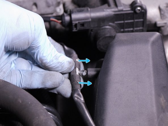 Replacer le clips du faisceau du débitmètre