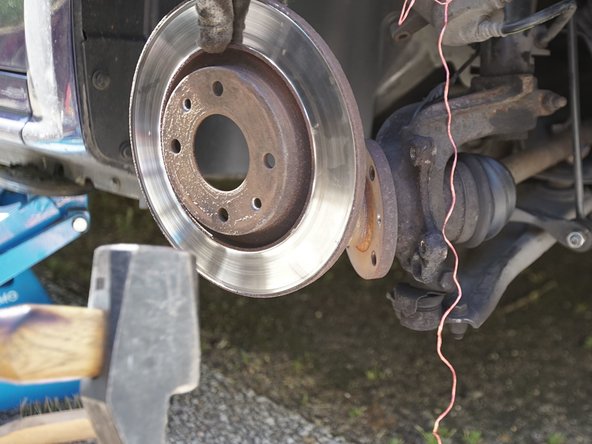 Retirez le disque en tirant vers vous