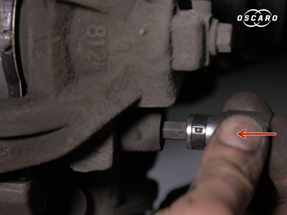 Resserrer les colonnette avec une clé allen de 7