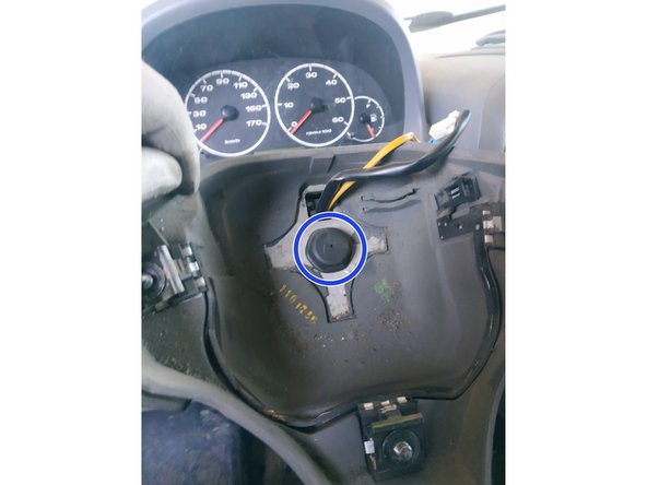 visser l'écrou central, clé de 24mm