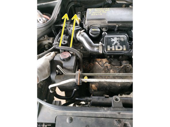 pousser le moteur légèrement en arrière