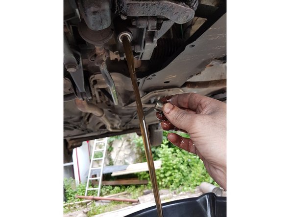 On récupère le bouchon et on changera le joint quand on le remontera.