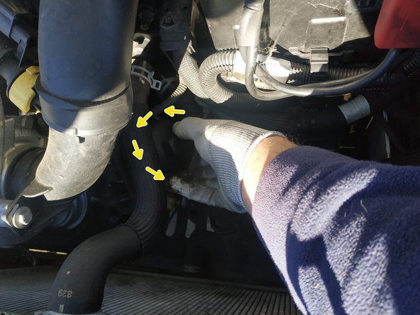 finir de dévisser à la main