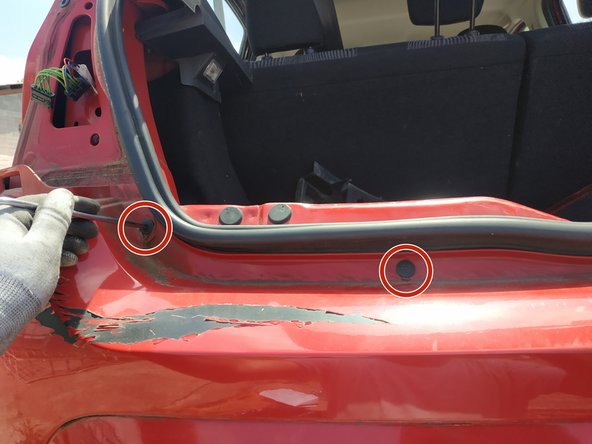 visser les 4 vis du haut, clé torx T30