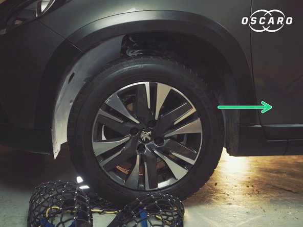 Déplacer le véhicule de quelques centimètres pour libérer les chaînes et les récupérer