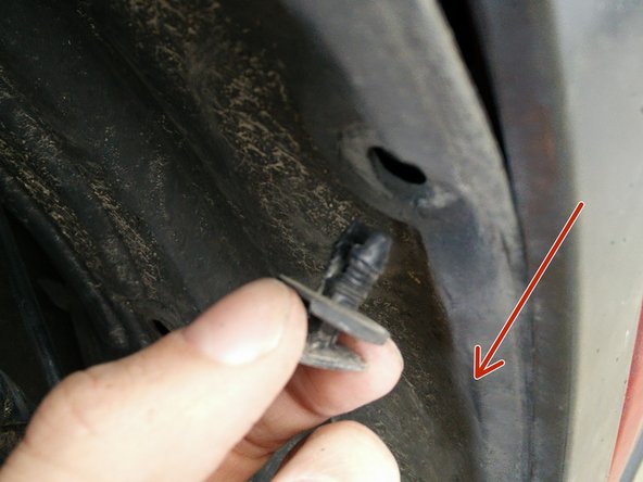 Dévisser les vis en dernier