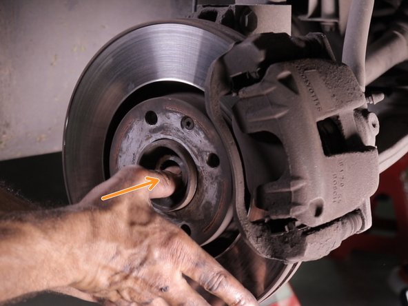 Ecarter le moyeu du cardan pour le degager