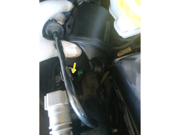 écarter la petite languette de la prise et tirer pour débrancher