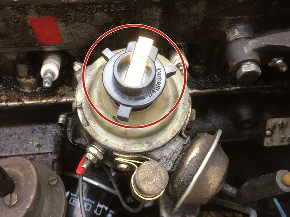 Tirer vers le haut pour l'enlever puis mettre le neuf à la place