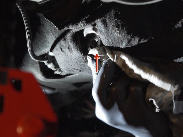 Essuyer le restant d'huile sous le carter