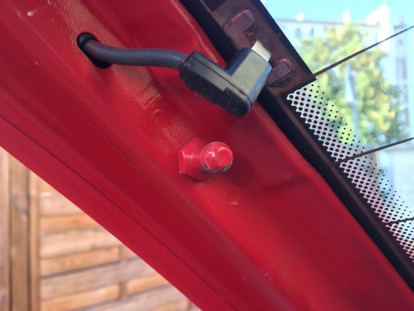 
No tools required for reinstallation, simply place the hook in front of the guide and push it in to position the jack
