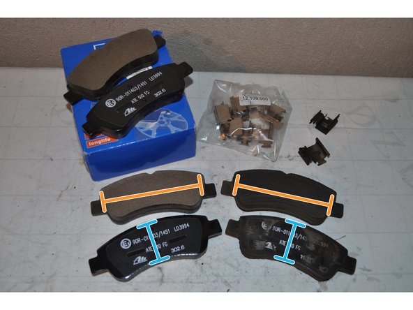 Comparer les dimensions des plaquettes de frein.