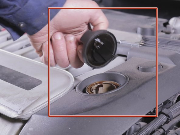 Dévisser et retirer le bouchon de remplissage