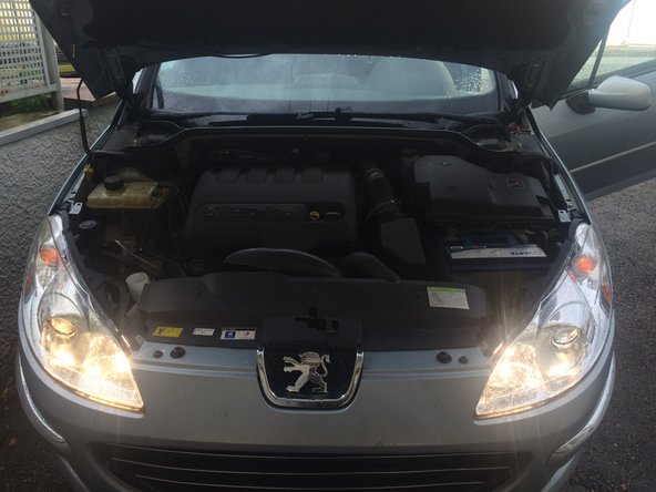 Faire tourner dans le sens horaire pour refixer le cache