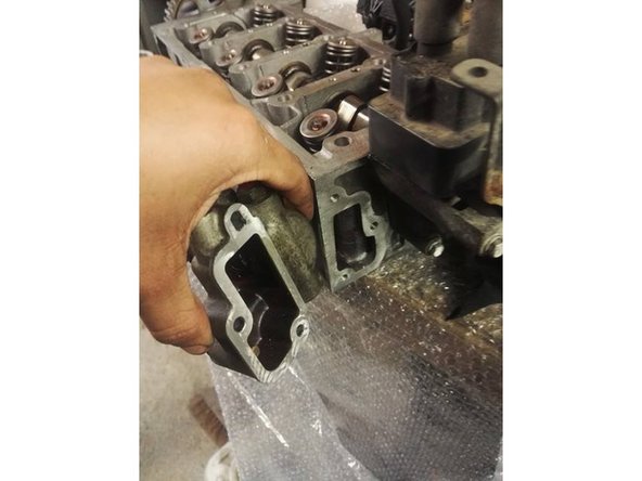 Nettoyez les plans de joint